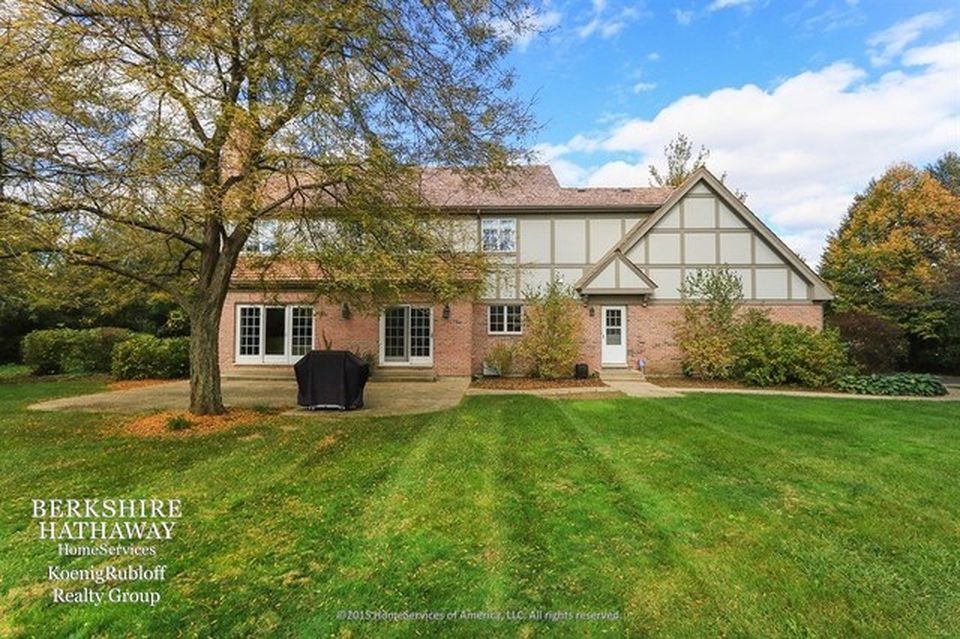 1115 Windhaven Ct, Lake Forest, IL 60045 -  $1,050,000 home for sale, house images, photos and pics gallery