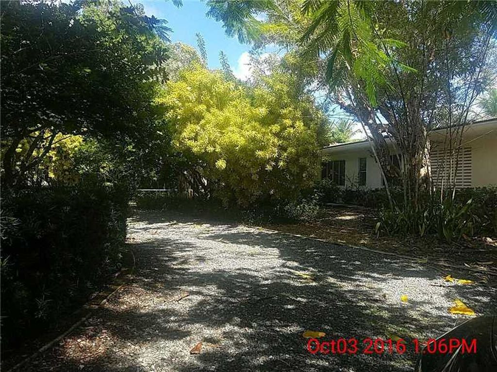 12001 Pine Needle Ln, Pinecrest, FL 33156 -  $1,150,000 home for sale, house images, photos and pics gallery