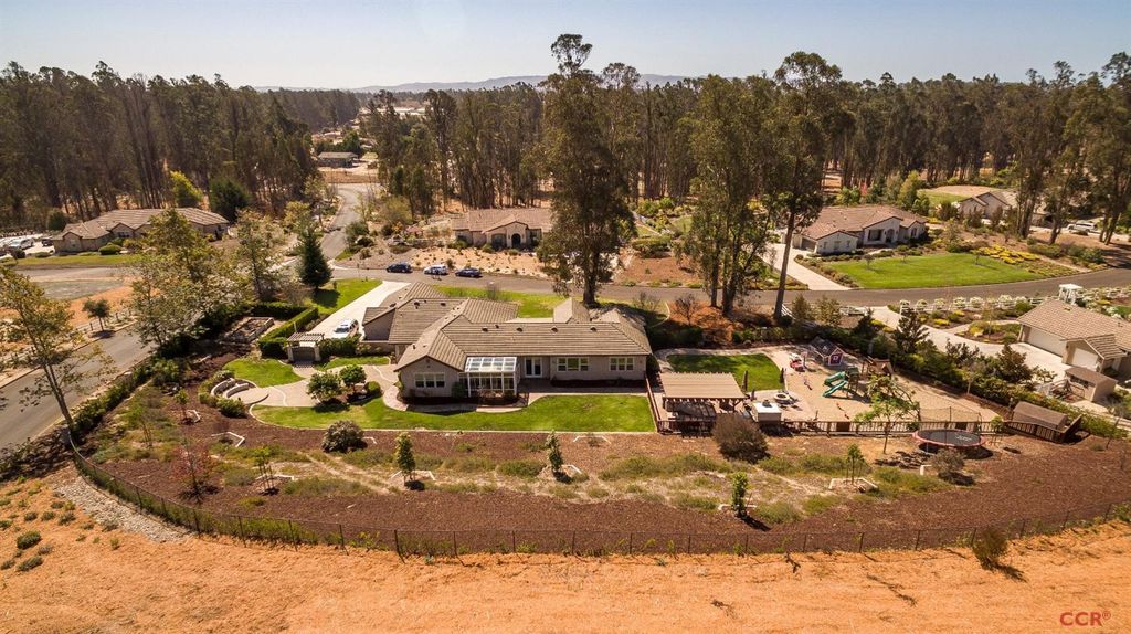 1310 Coloma Ln, Nipomo, CA 93444 -  $1,100,000 home for sale, house images, photos and pics gallery