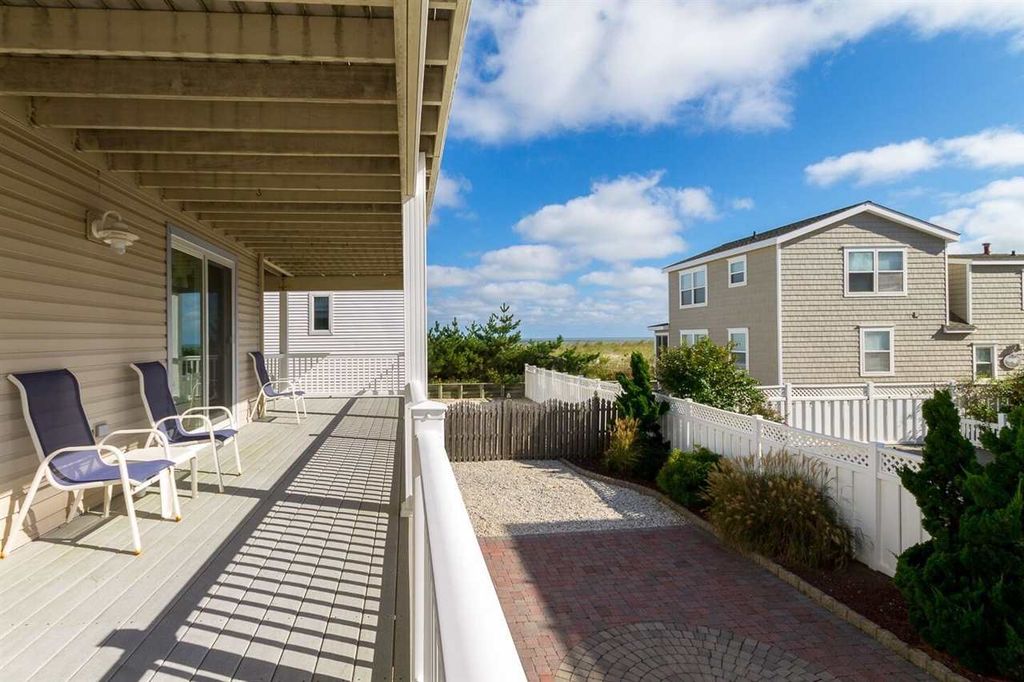 16 82nd St # SOUTH, Sea Isle City, NJ 08243 -  $869,000 home for sale, house images, photos and pics gallery