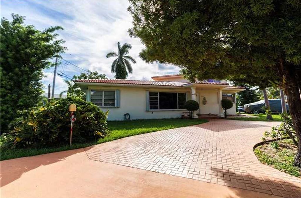18620 Atlantic Blvd, Sunny Isles Beach, FL 33160 -  $929,000 home for sale, house images, photos and pics gallery