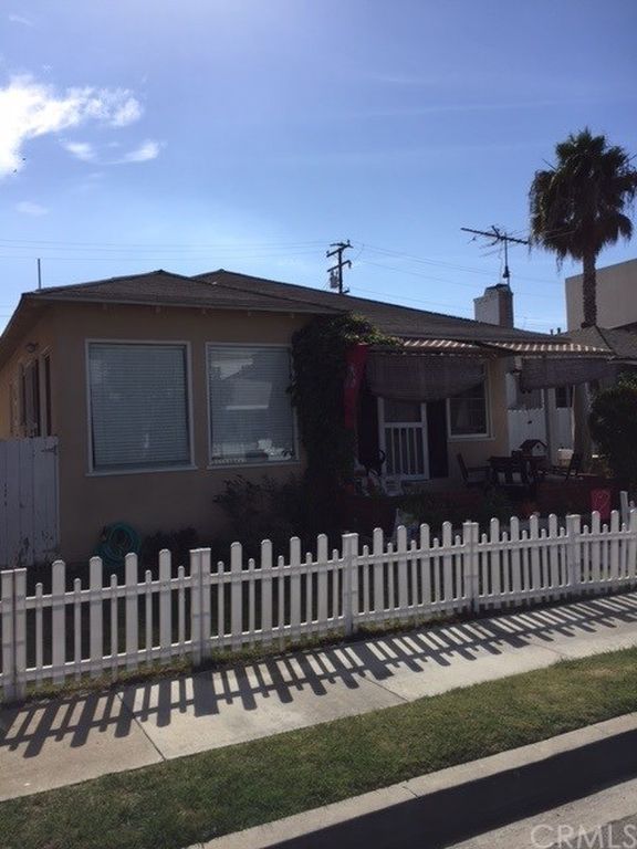 250 16th St, Seal Beach, CA 90740 -  $1,175,000 home for sale, house images, photos and pics gallery