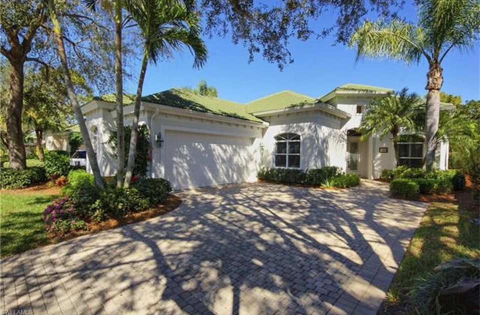 26203 Isle Way, Bonita Springs, FL 34134 -  $995,000 home for sale, house images, photos and pics gallery