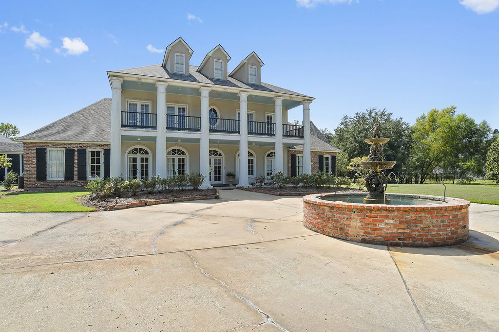 2627 Laurel Lakes Ave, Baton Rouge, LA 70820 -  $1,195,000 home for sale, house images, photos and pics gallery