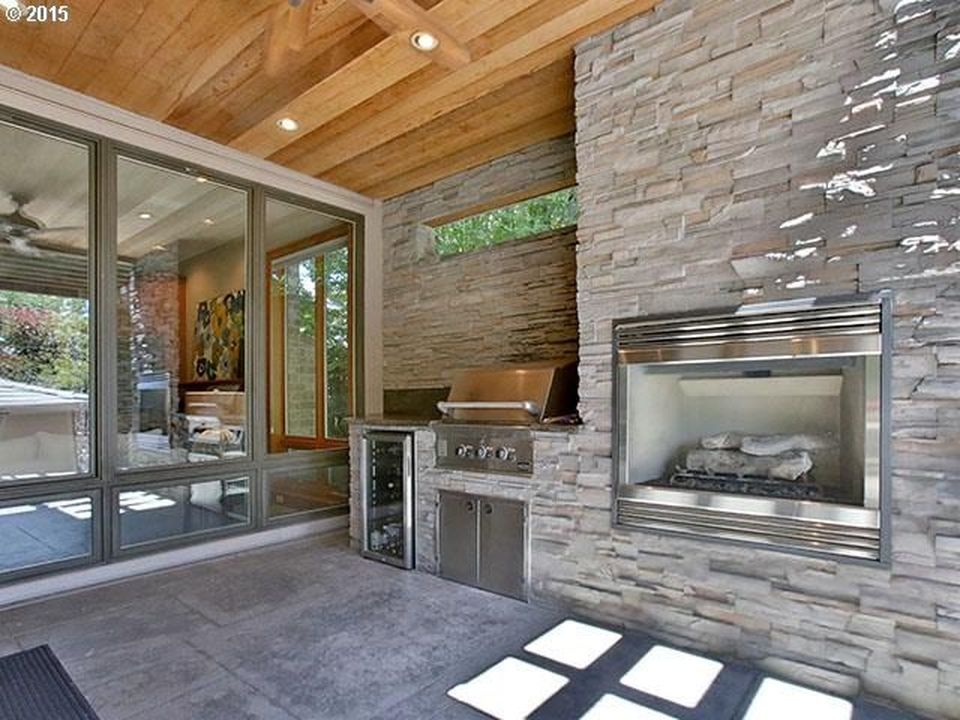 2961 Beacon Hill Dr, West Linn, OR 97068 -  $1,050,000 home for sale, house images, photos and pics gallery