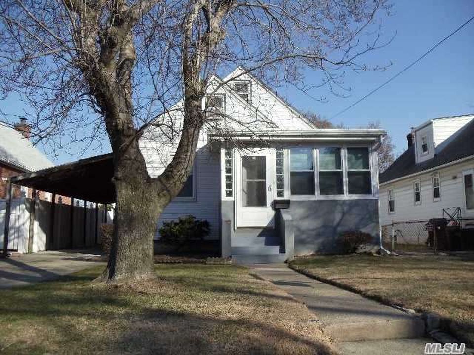 3427 203rd St, Flushing, NY 11361 -  $850,000 home for sale, house images, photos and pics gallery
