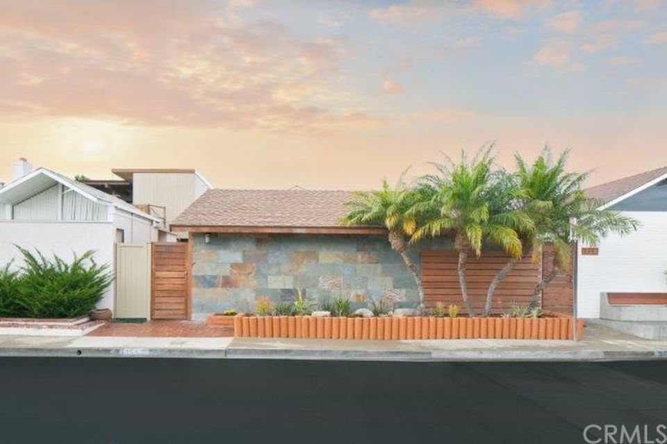 355 Walnut St, Newport Beach, CA 92663 -  $1,149,000 home for sale, house images, photos and pics gallery