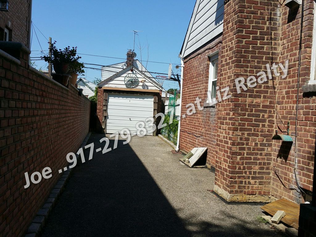 47-44 196th Pl # 1, Flushing, NY 11358 -  $989,000 home for sale, house images, photos and pics gallery
