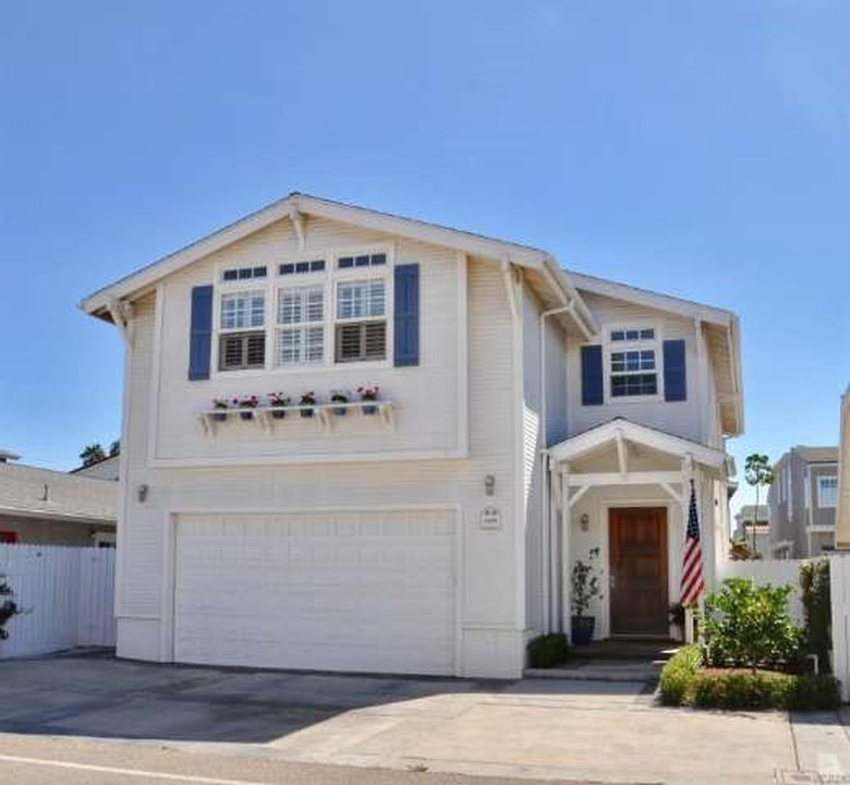 4836 Amalfi Way, Oxnard, CA 93035 -  $1,150,000 home for sale, house images, photos and pics gallery