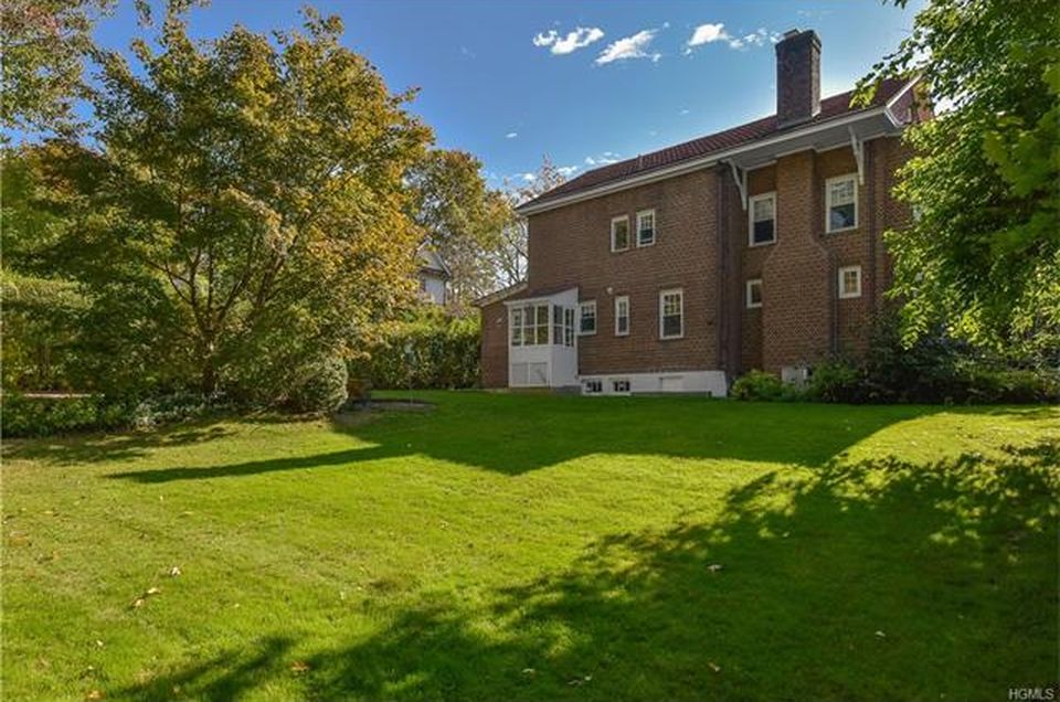 134 Broadview Ave, New Rochelle, NY 10804 -  $1,095,000 home for sale, house images, photos and pics gallery