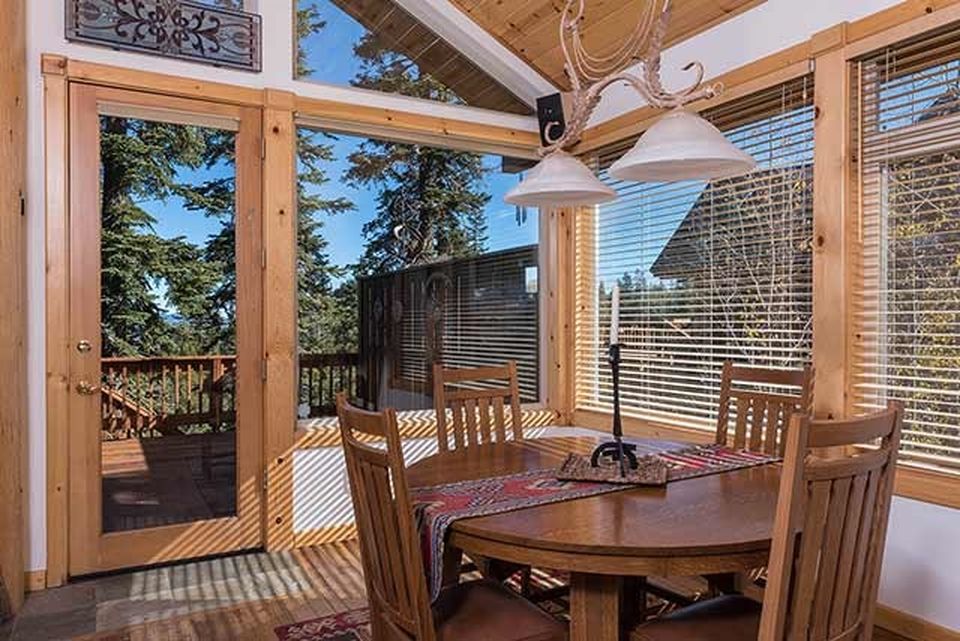 15289 Ski Slope Way, Truckee, CA 96161 -  $1,085,000 home for sale, house images, photos and pics gallery