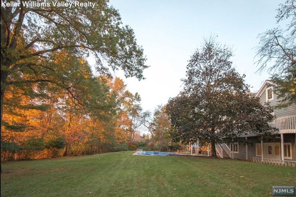 16 Rolling Ridge Rd, Upper Saddle River, NJ 07458 -  $1,189,000 home for sale, house images, photos and pics gallery