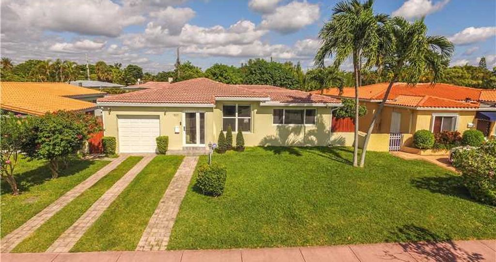 1831 Bay Dr, Miami Beach, FL 33141 -  $1,100,000 home for sale, house images, photos and pics gallery