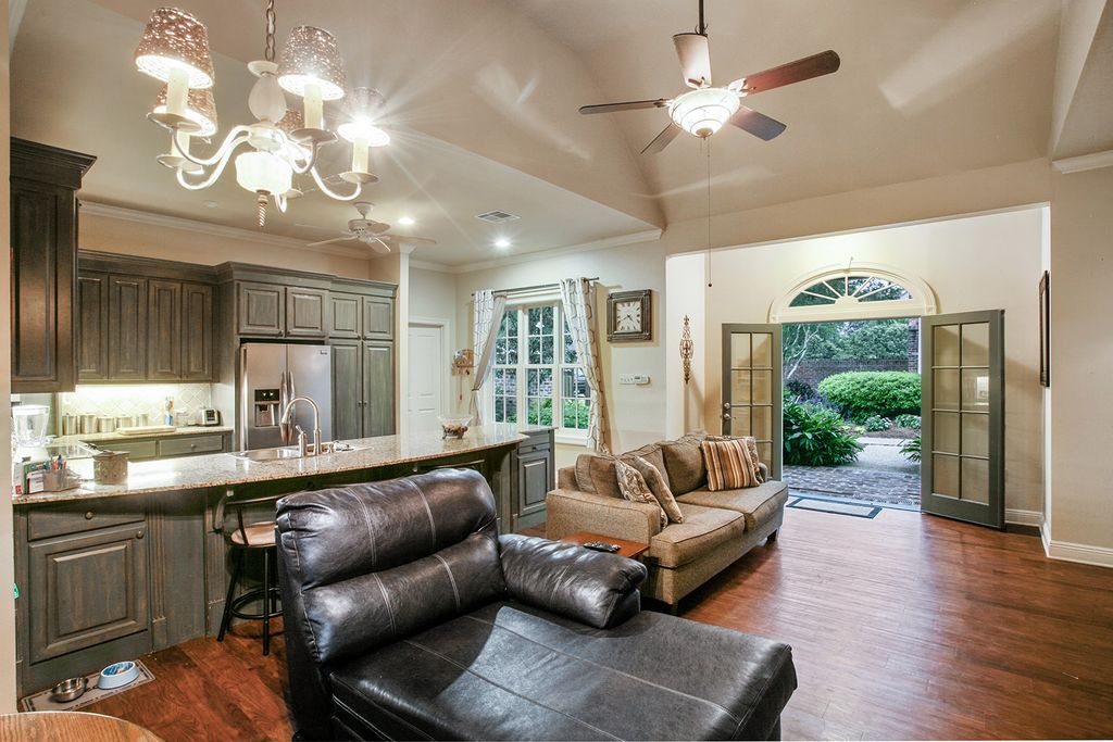 2055 Old Carriage Ln, Baton Rouge, LA 70806 -  $1,150,000 home for sale, house images, photos and pics gallery