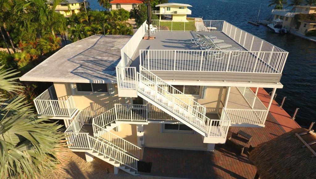 229 Jolly Roger Dr, Key Largo, FL 33037 -  $1,075,000 home for sale, house images, photos and pics gallery