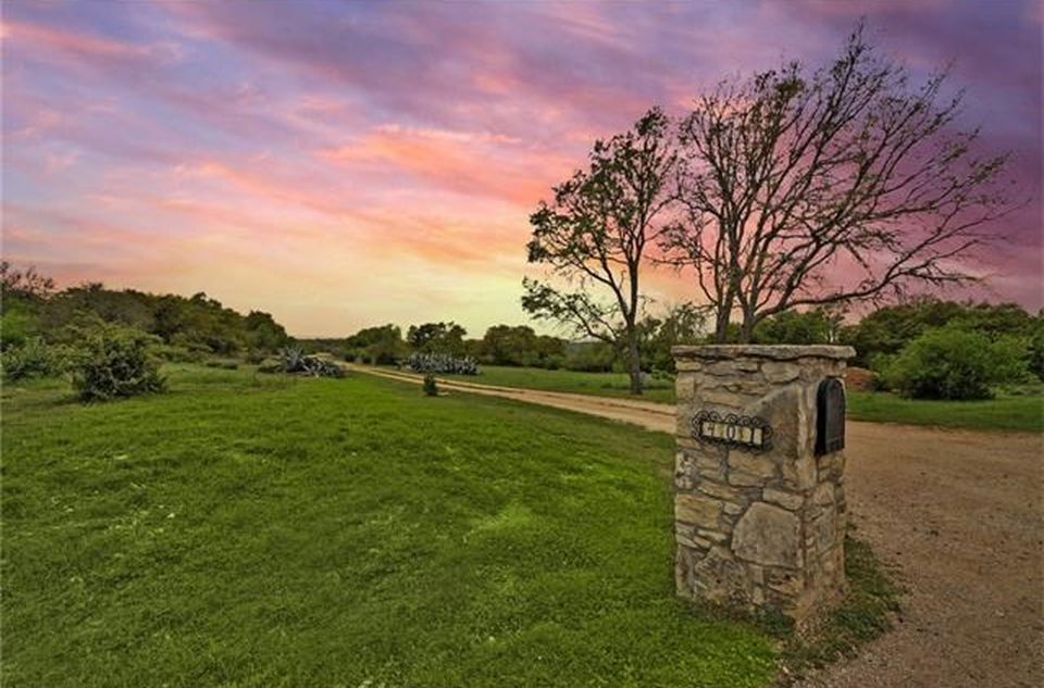 401 Thomassen Ranch Rd, Dripping Springs, TX 78620 -  $1,024,000 home for sale, house images, photos and pics gallery
