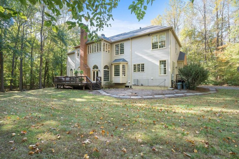 6601 Rutledge Dr, Fairfax Station, VA 22039 1,100,000 House For Sale