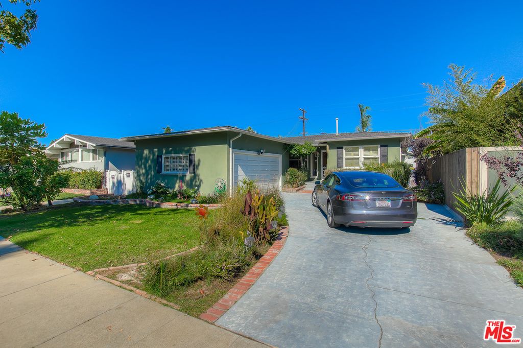 7407 W 82nd St, Los Angeles, CA 90045 -  $1,295,000 home for sale, house images, photos and pics gallery