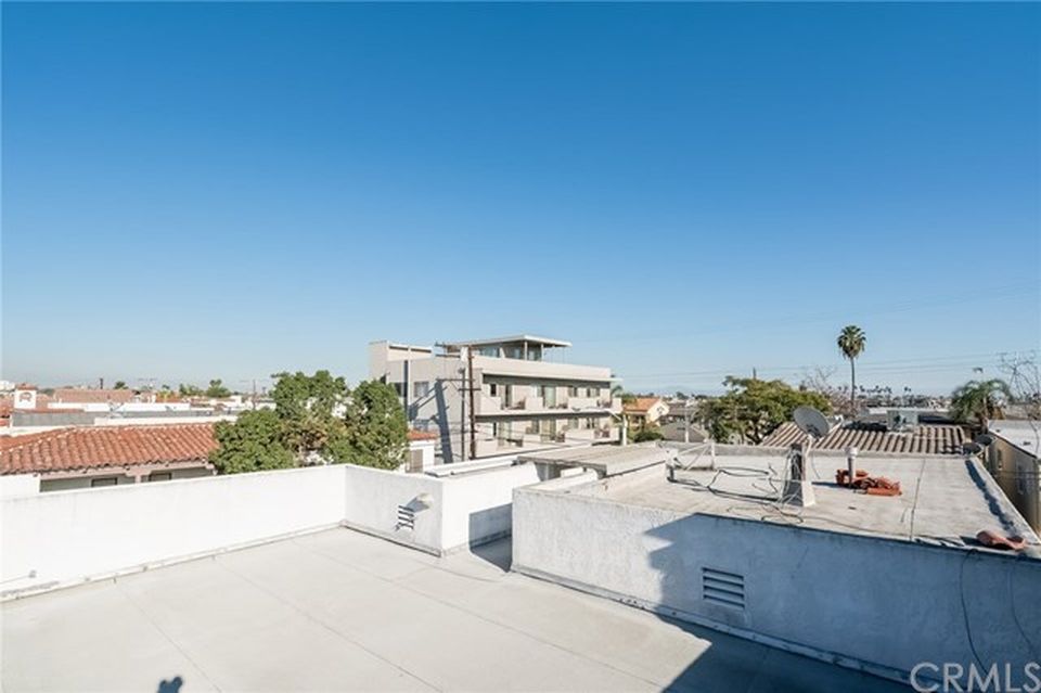 76 Santa Ana Ave, Long Beach, CA 90803 -  $1,100,000 home for sale, house images, photos and pics gallery