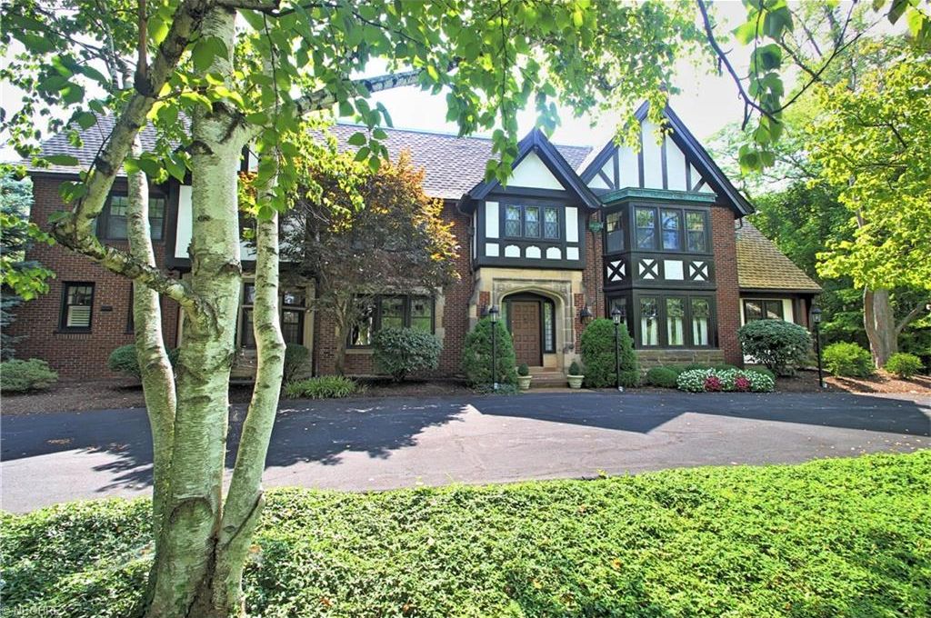 16800 Parkland Dr, Shaker Heights, OH 44120 -  $1,195,000 home for sale, house images, photos and pics gallery