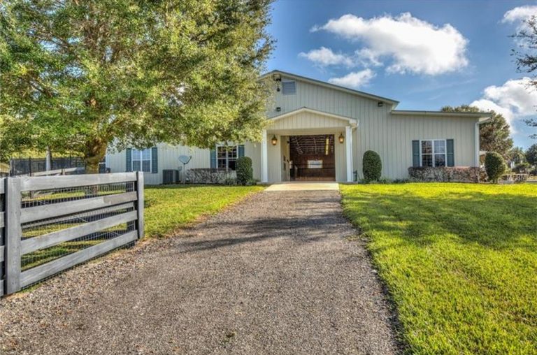 23915 Palm Ave, Howey In The Hills, FL 34737 1,099,000 House For