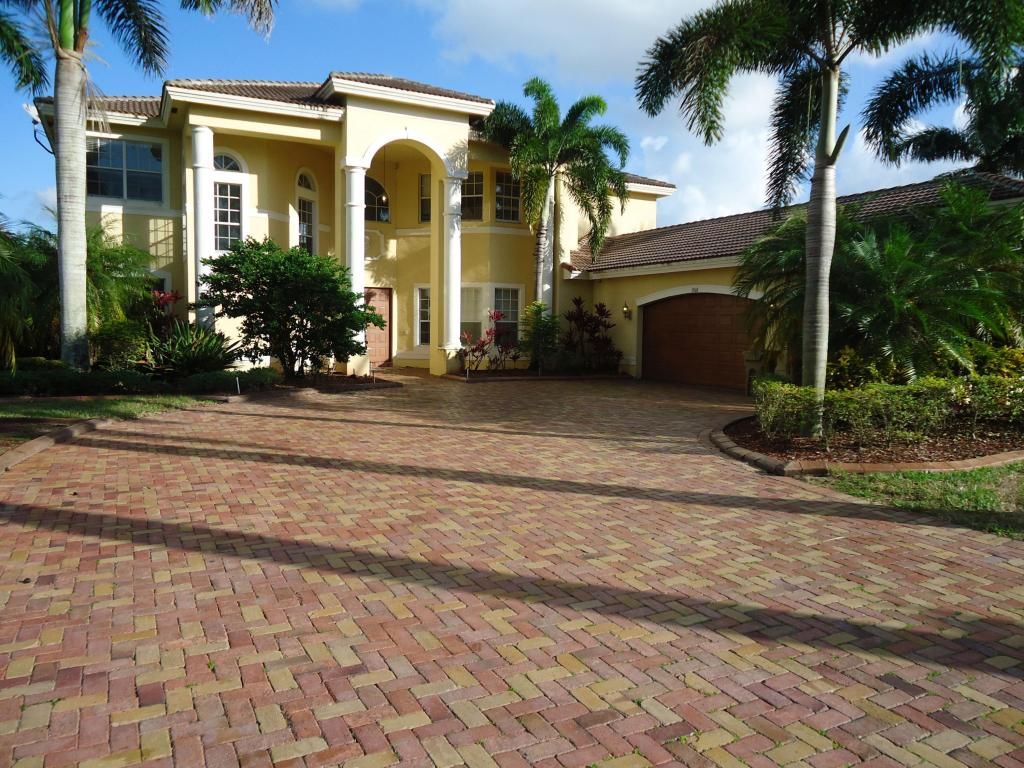 3560 Birch Ter, Davie, FL 33330 -  $1,040,000 home for sale, house images, photos and pics gallery