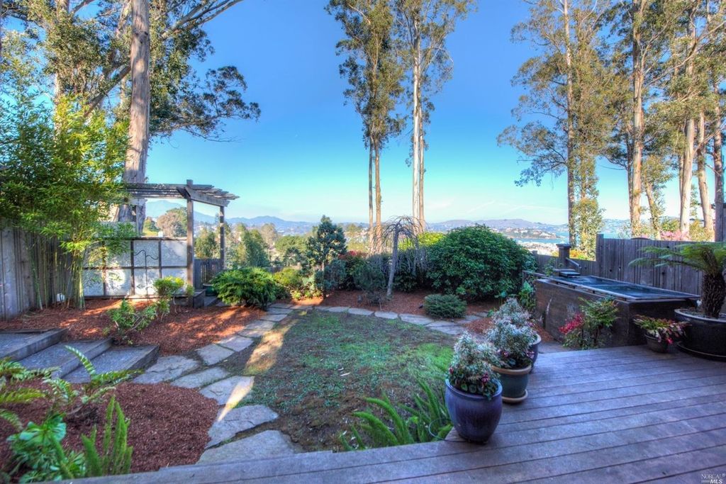 62 Lincoln Dr, Sausalito, CA 94965 -  $1,230,000 home for sale, house images, photos and pics gallery