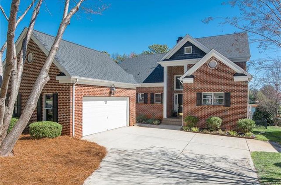 17601 Springwinds Dr, Cornelius, NC 28031 -  $1,050,000 home for sale, house images, photos and pics gallery