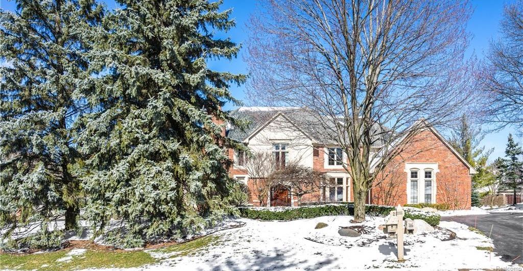 2895 Chestnut Run Dr, Bloomfield Hills, MI 48302 -  $1,050,000 home for sale, house images, photos and pics gallery