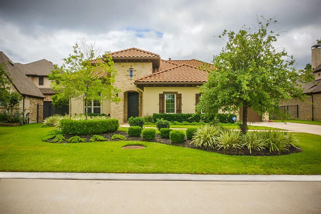 35 Paloma Bend Pl, Spring, TX 77389 -  $1,090,000 home for sale, house images, photos and pics gallery