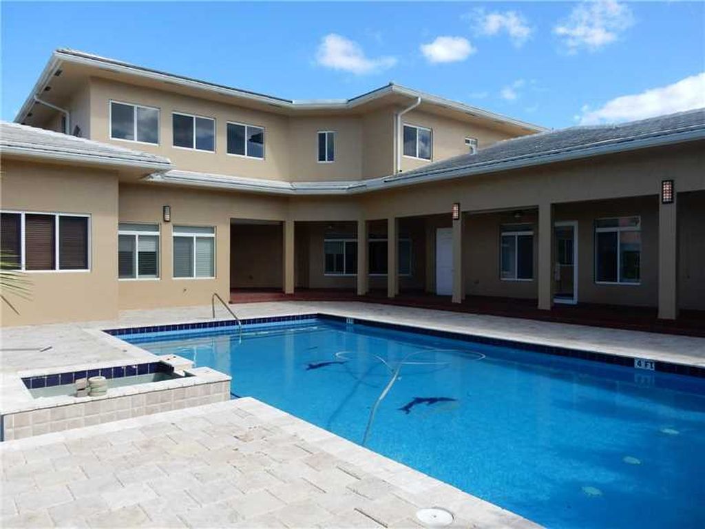 11260 W Sunrise Blvd, Plantation, FL 33323 -  $1,075,000 home for sale, house images, photos and pics gallery