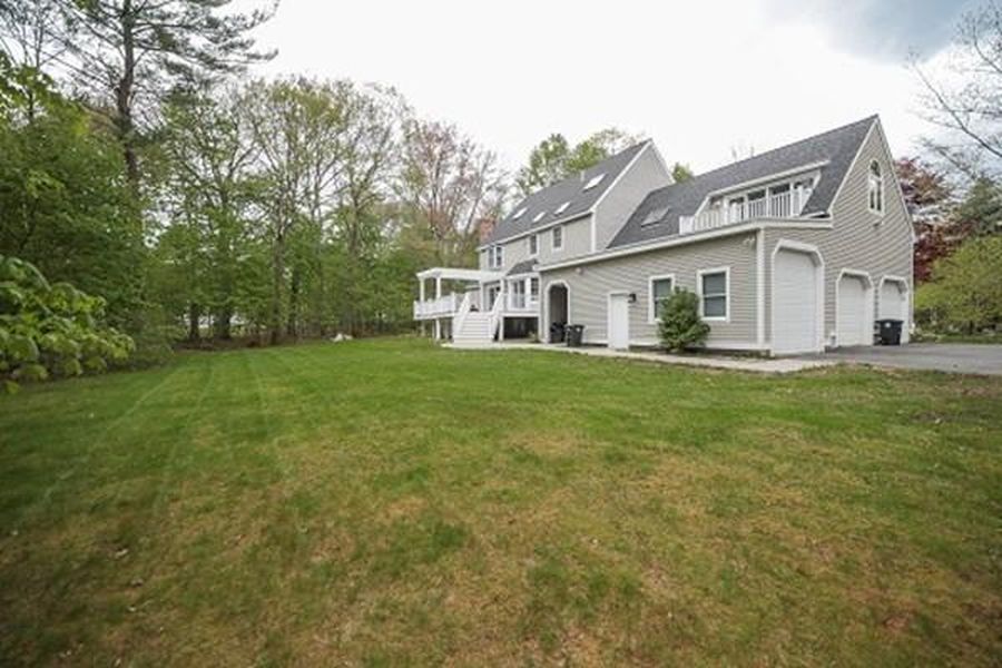 142R Page Rd, Bedford, MA 01730 -  $1,050,000 home for sale, house images, photos and pics gallery
