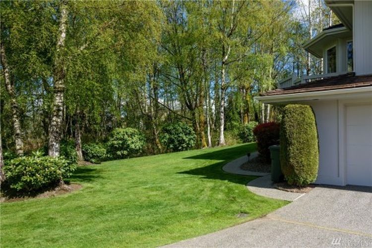 5892 169th Ave SE, Bellevue, WA 98006 -  $1,280,000 home for sale, house images, photos and pics gallery