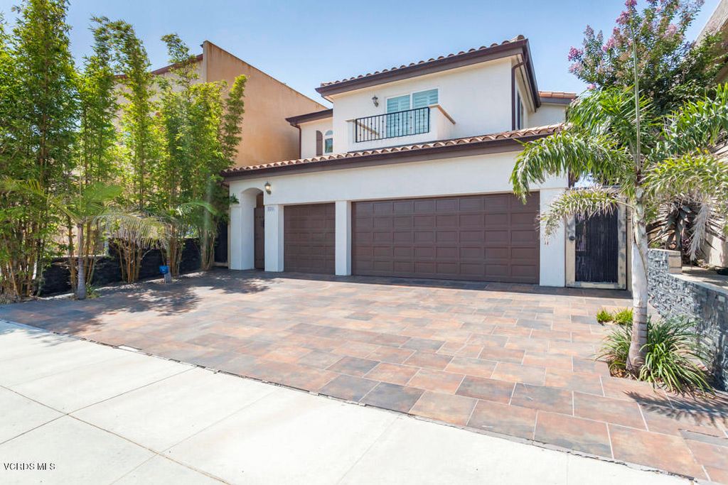 2251 Victoria Ave, Oxnard, CA 93035 home for sale, house images, photos and pics gallery