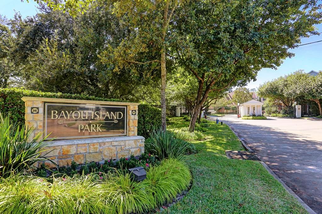 1039 Bayou Island Dr, Houston, TX 77063 -  $1,050,000 home for sale, house images, photos and pics gallery