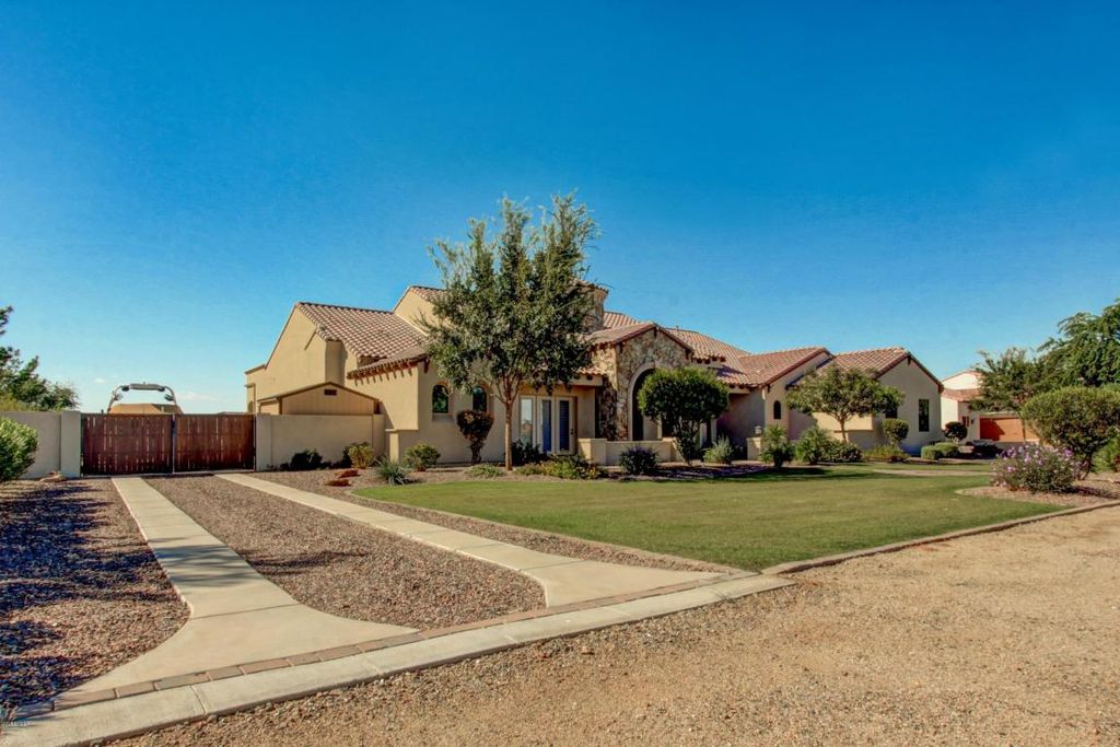 12131 E Cloud Rd, Chandler, AZ 85249 -  $854,900 home for sale, house images, photos and pics gallery