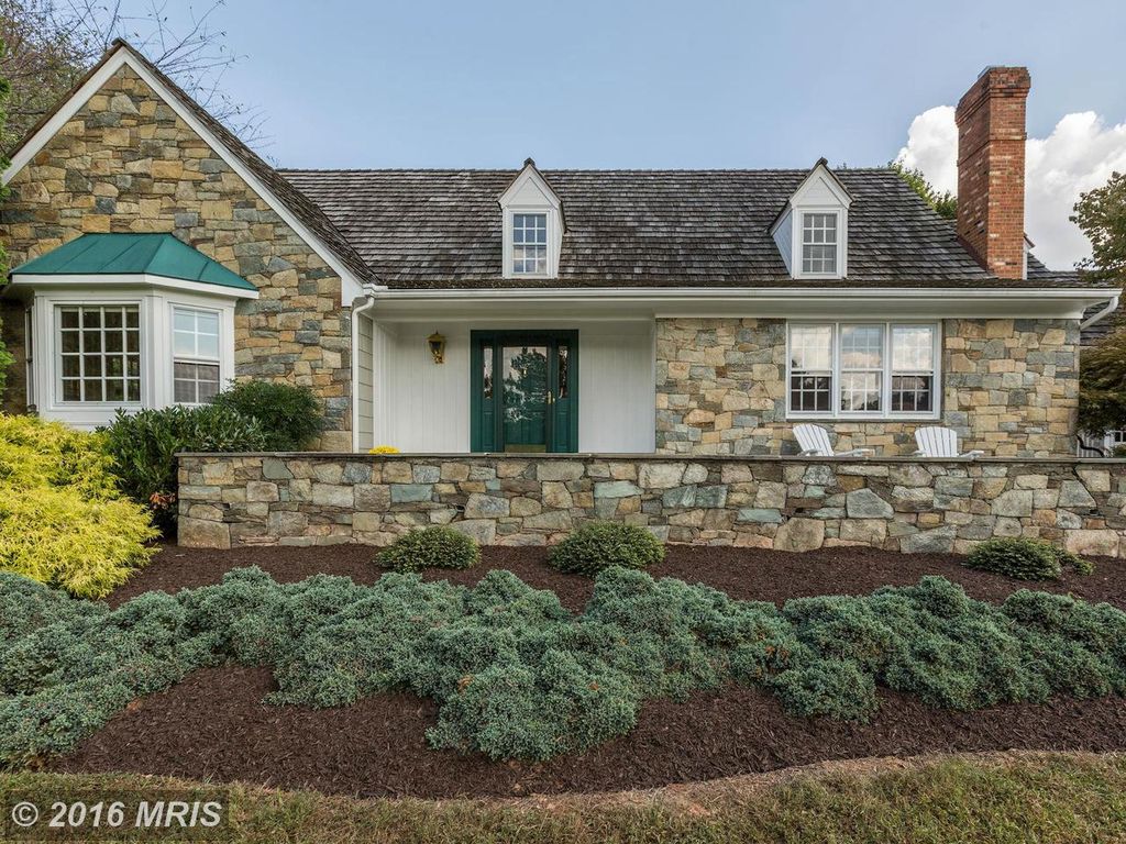 12821 Three Sisters Rd, Rockville, MD 20854 -  $995,000 home for sale, house images, photos and pics gallery