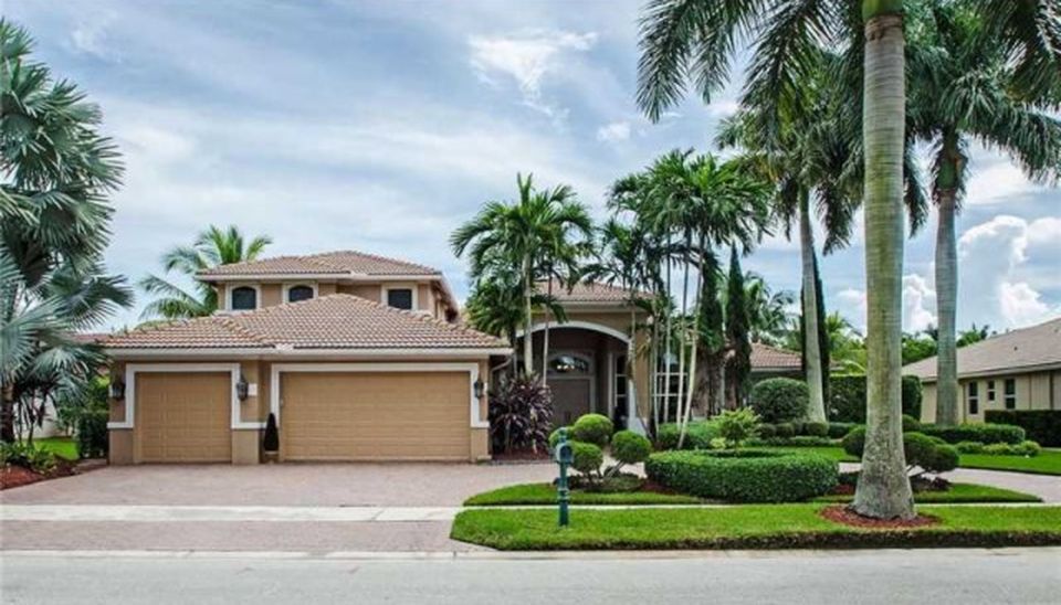 1470 Victoria Isle Dr, Weston, FL 33327 -  $1,185,000 home for sale, house images, photos and pics gallery