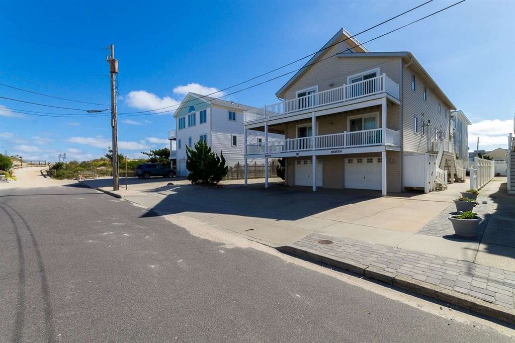 16 82nd St # SOUTH, Sea Isle City, NJ 08243 -  $869,000 home for sale, house images, photos and pics gallery