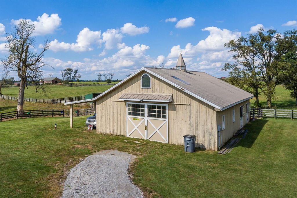 1674 Bethlehem Rd, Paris, KY 40361 -  $949,000 home for sale, house images, photos and pics gallery
