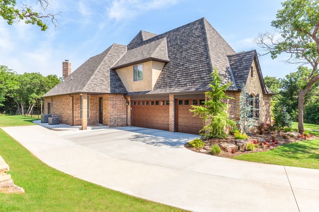 1715 Hidden Lake Dr, Edmond, OK 73034 -  $895,000 home for sale, house images, photos and pics gallery