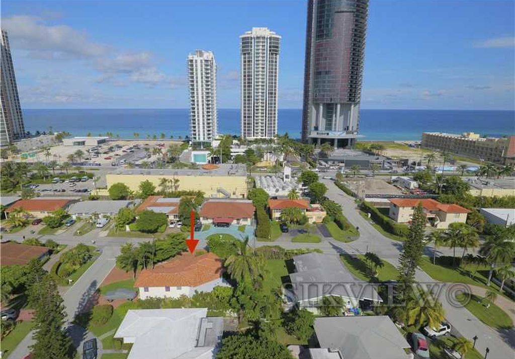 18620 Atlantic Blvd, Sunny Isles Beach, FL 33160 -  $929,000 home for sale, house images, photos and pics gallery