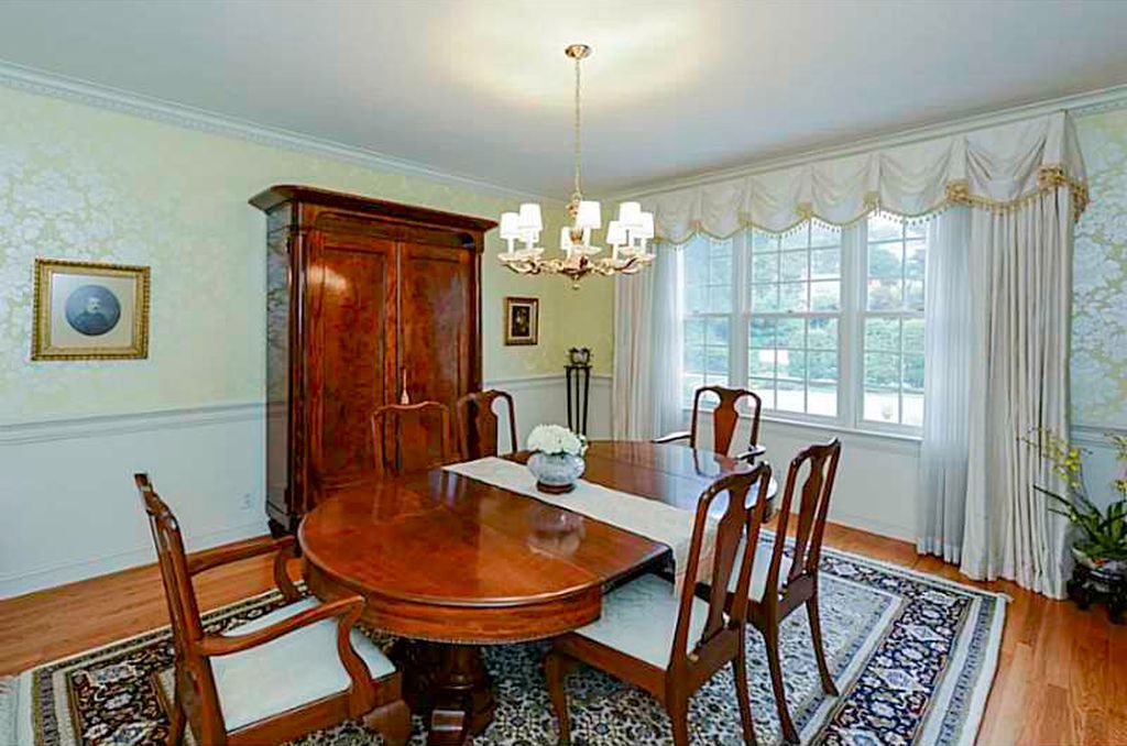 2 Cedar Rock Mdws, East Greenwich, RI 02818 -  $1,079,800 home for sale, house images, photos and pics gallery