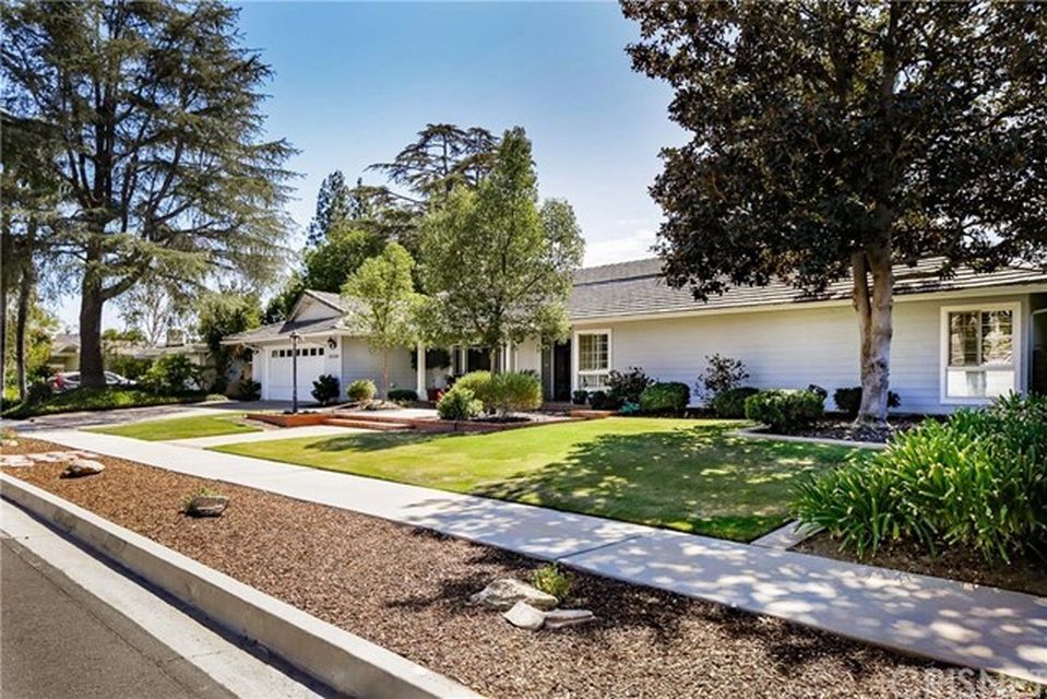 20348 Coraline Cir, Chatsworth, CA 91311 -  $1,039,000 home for sale, house images, photos and pics gallery