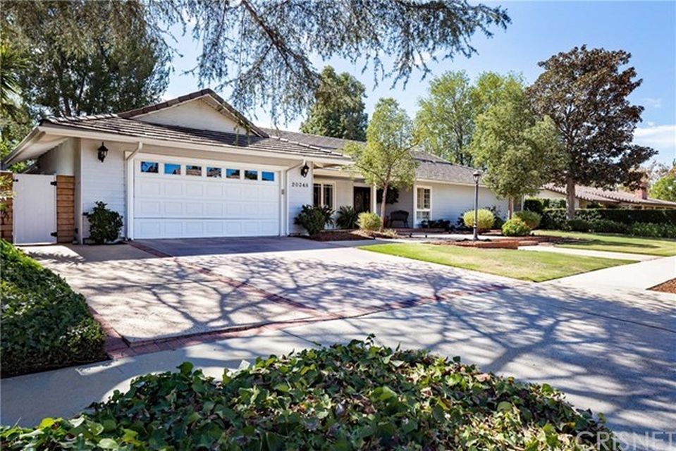 20348 Coraline Cir, Chatsworth, CA 91311 -  $1,039,000 home for sale, house images, photos and pics gallery