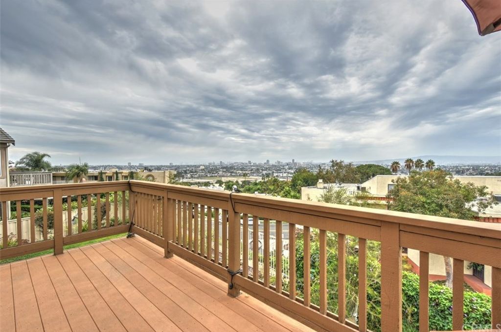 2265 Bay View Dr, Signal Hill, CA 90755 -  $975,000 home for sale, house images, photos and pics gallery