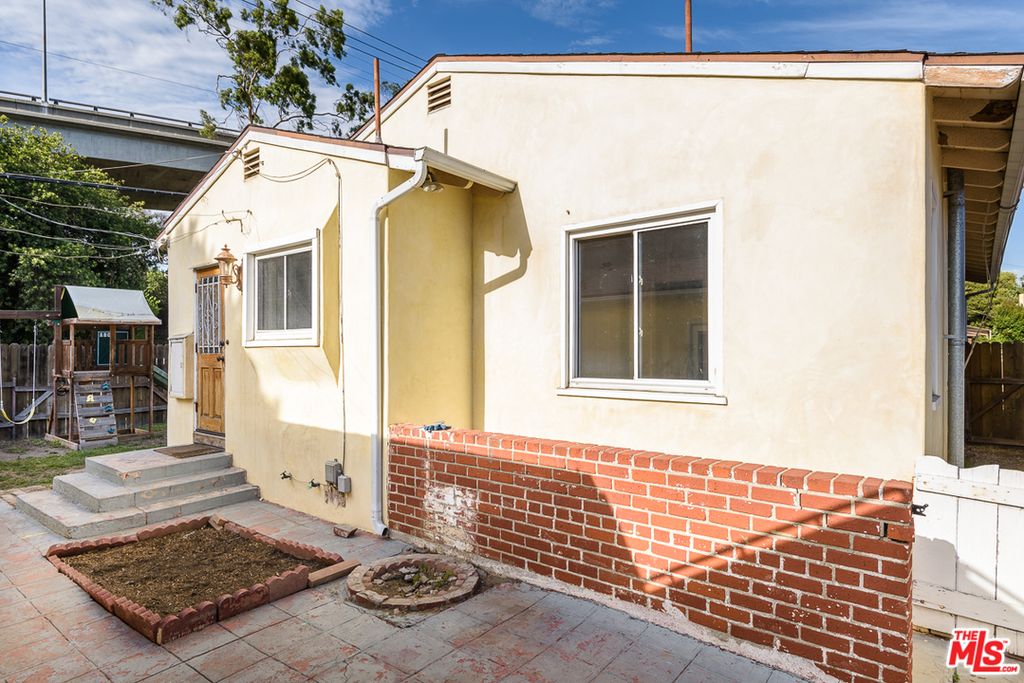 2601 Purdue Ave, Los Angeles, CA 90064 -  $879,000 home for sale, house images, photos and pics gallery