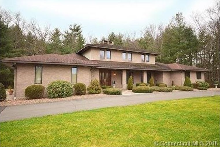 296 North Rd, Broad Brook, CT 06016 -  $875,000 home for sale, house images, photos and pics gallery