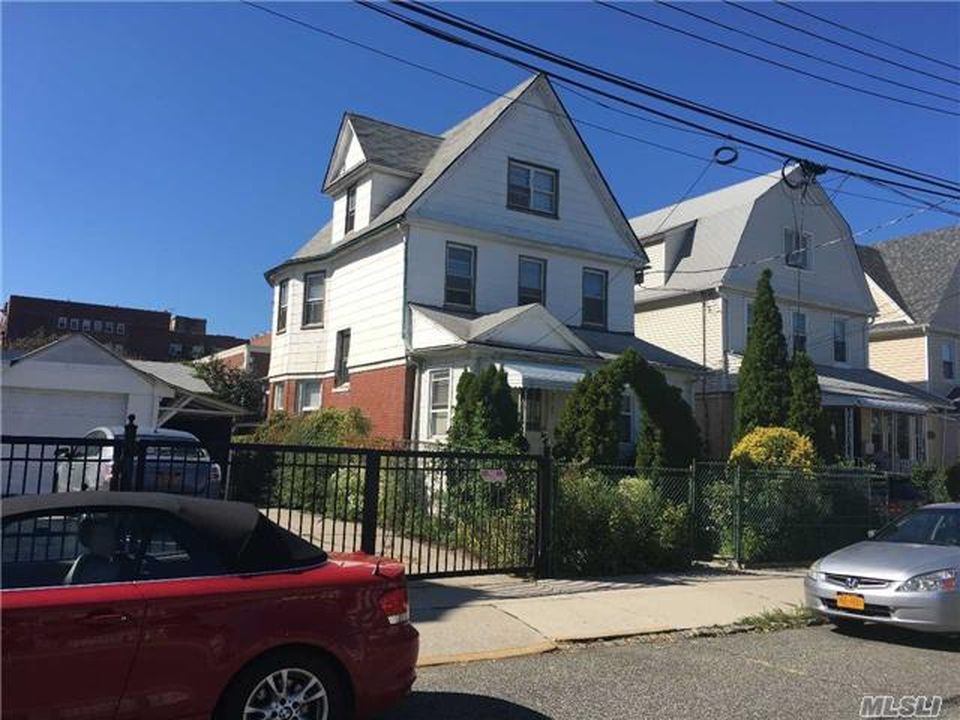 3328 145th St, Flushing, NY 11354 -  $1,138,000 home for sale, house images, photos and pics gallery