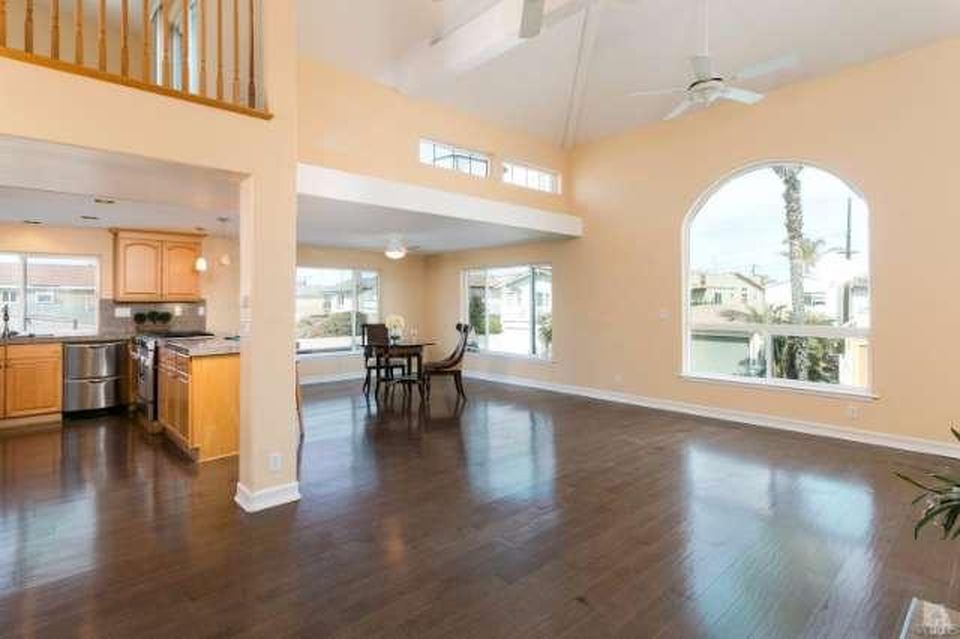 336 Santa Monica Dr, Oxnard, CA 93035 -  $899,000 home for sale, house images, photos and pics gallery
